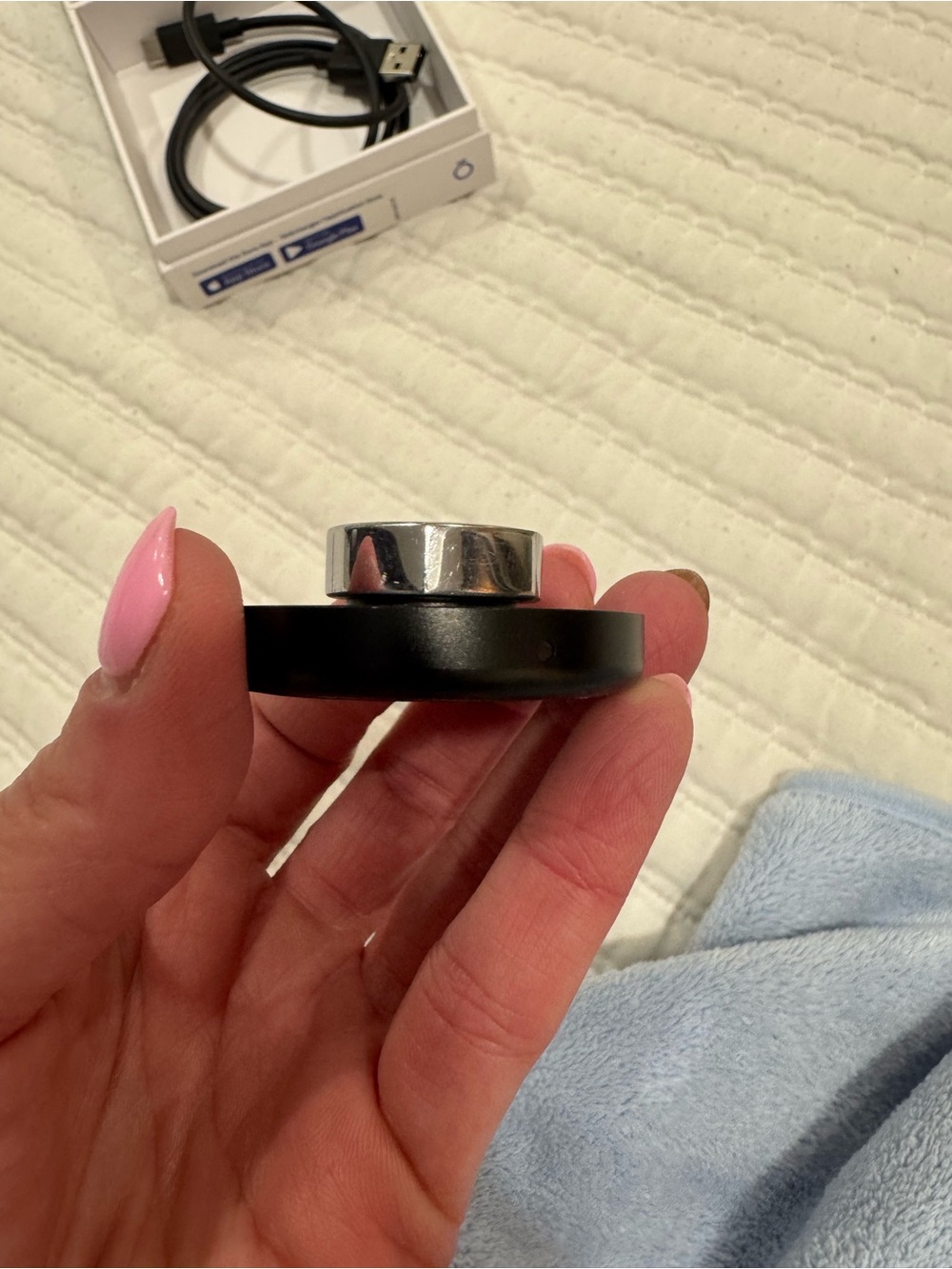 Oura Ring Size 9 Heritage Silver Magnetic Charging Dock